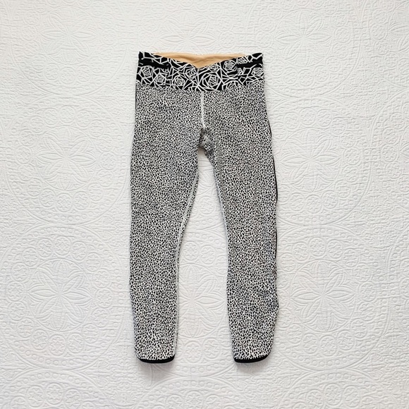 Lululemon Real Quick Running Tights, Black/White‎ - Picture 6 of 9